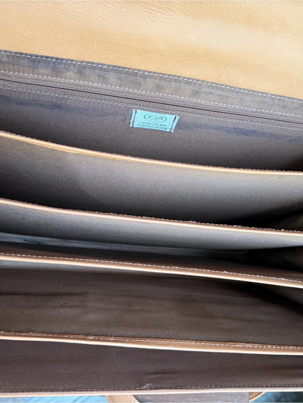 Classic Tan Leather Briefcase with Adjustable Shoulder Strap